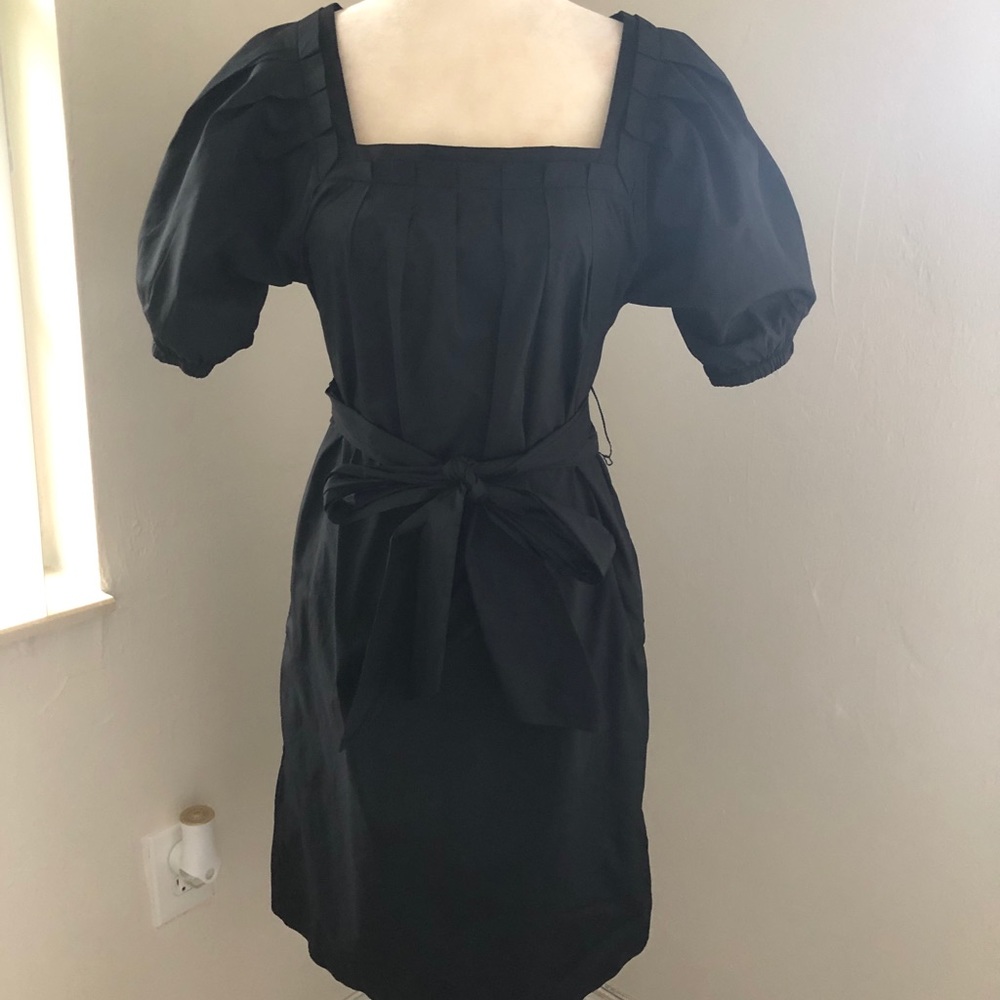 BCBG Max Azria puff sleeve belted dress w pkts!
